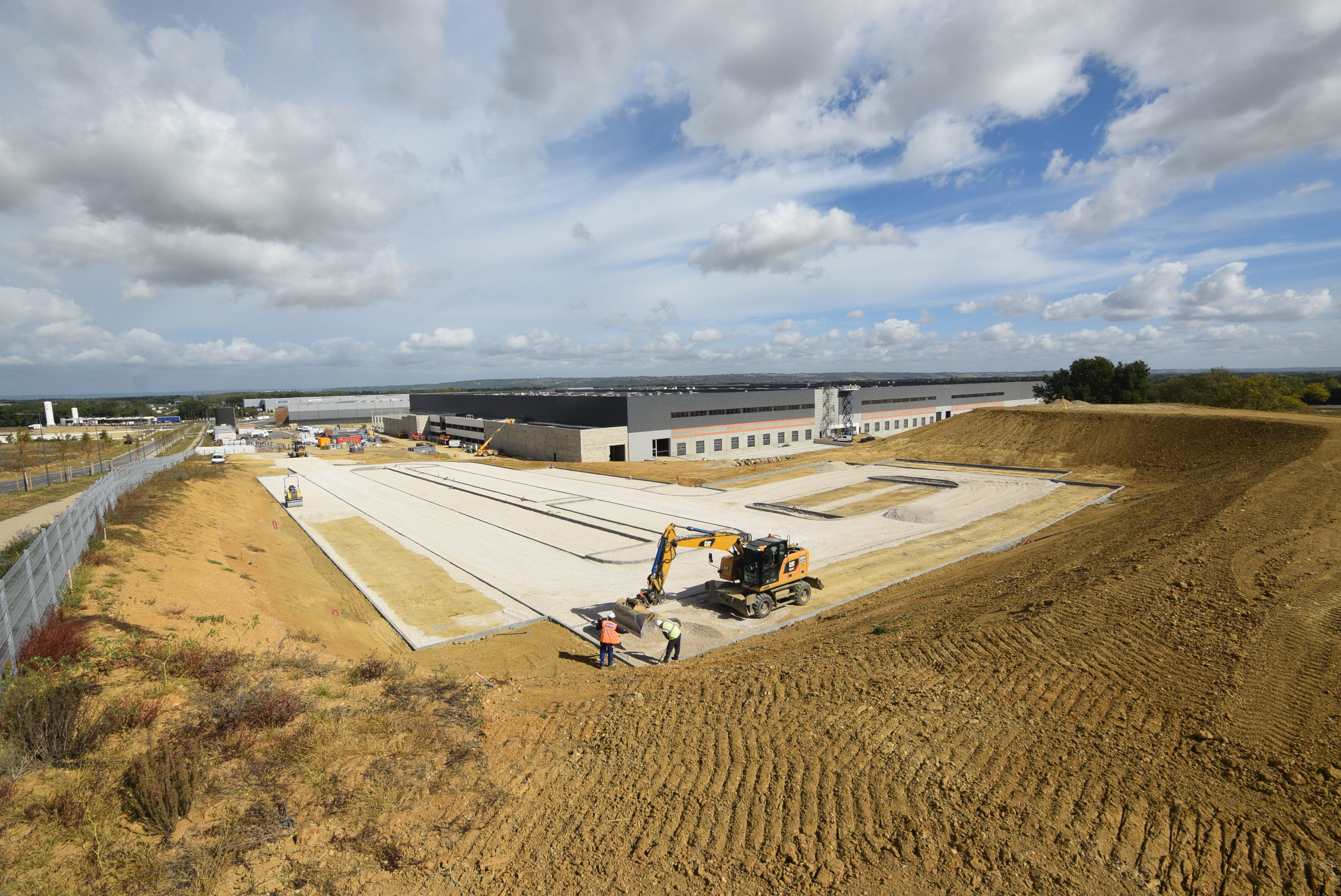 7 octobre – Installation de l’électricité et du sprinklage