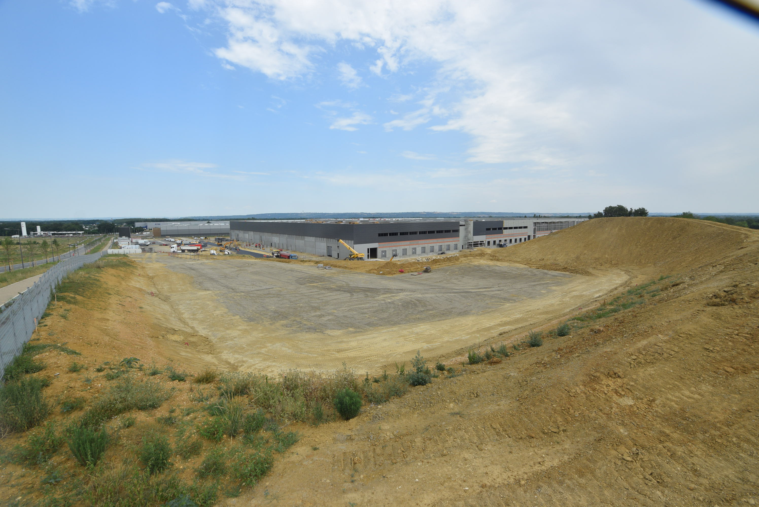 8 juillet – Construction des locaux sociaux et des bureaux administratifs